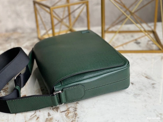 Repzbay VUITTON LOUIS DISTRICT PM 0821